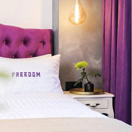 Freedom Apartments In City Center Kiev Extérieur photo