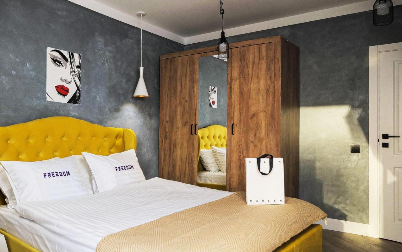 Freedom Apartments In City Center Kiev Extérieur photo