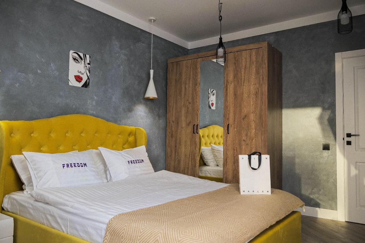 Freedom Apartments In City Center Kiev Extérieur photo