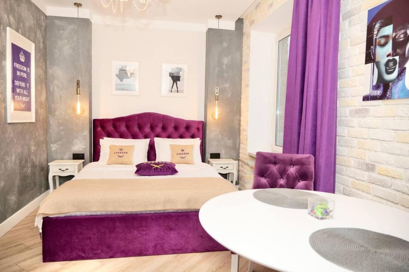 Freedom Apartments In City Center Kiev Extérieur photo